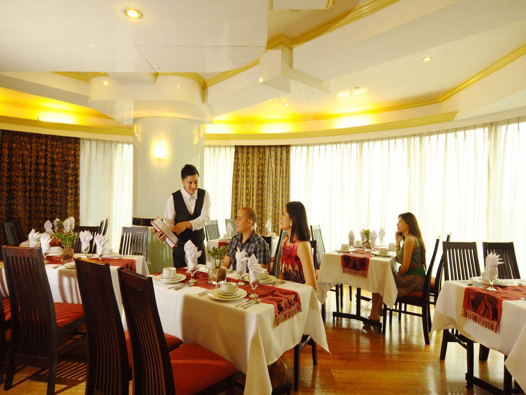 Oxford Suites Makati Μακάτι Εξωτερικό φωτογραφία