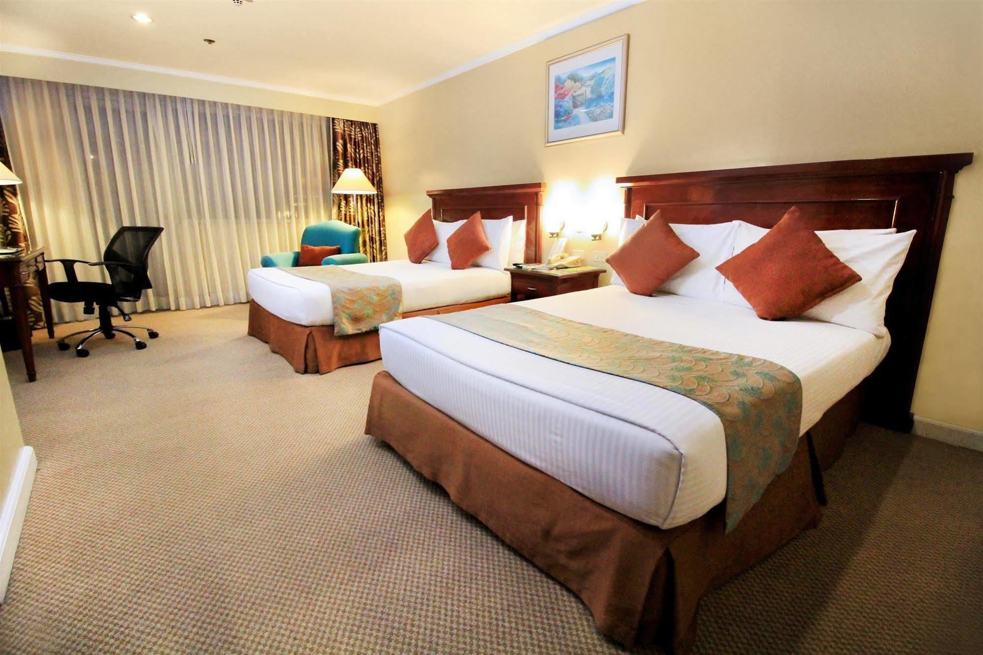Oxford Suites Makati Μακάτι Εξωτερικό φωτογραφία