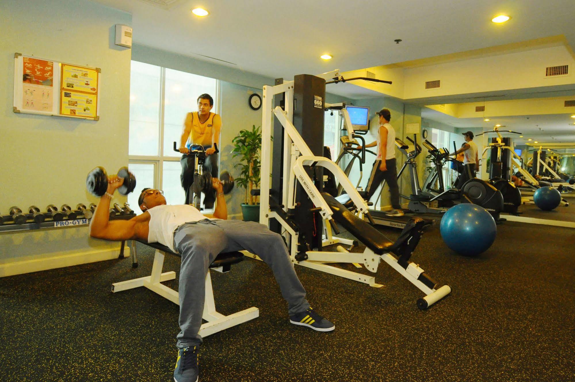 Oxford Suites Makati Μακάτι Εξωτερικό φωτογραφία