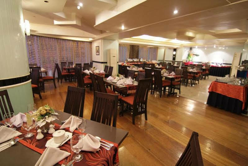 Oxford Suites Makati Μακάτι Εξωτερικό φωτογραφία