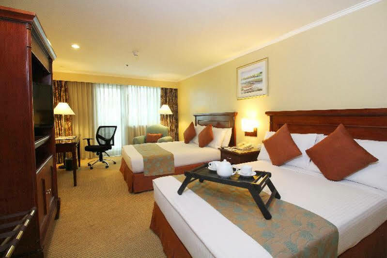 Oxford Suites Makati Μακάτι Εξωτερικό φωτογραφία